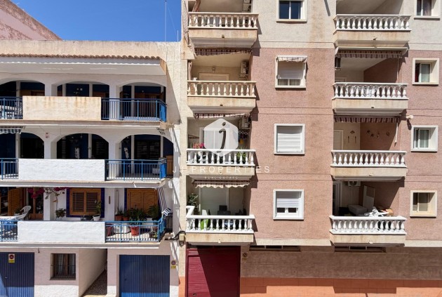 D'occasion - Appartement -
Torrevieja - Playa del Cura