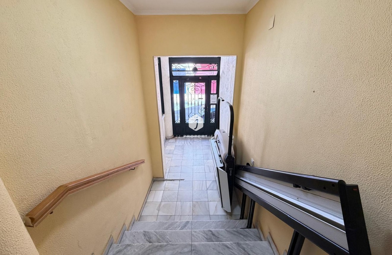D'occasion - Appartement -
Torrevieja - Playa del Cura