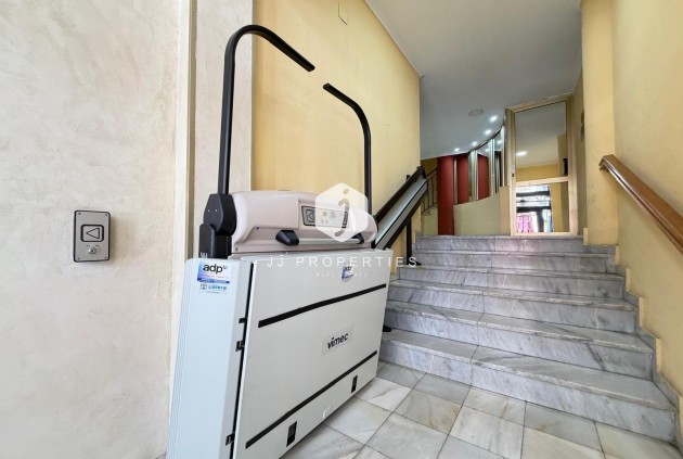 D'occasion - Appartement -
Torrevieja - Playa del Cura