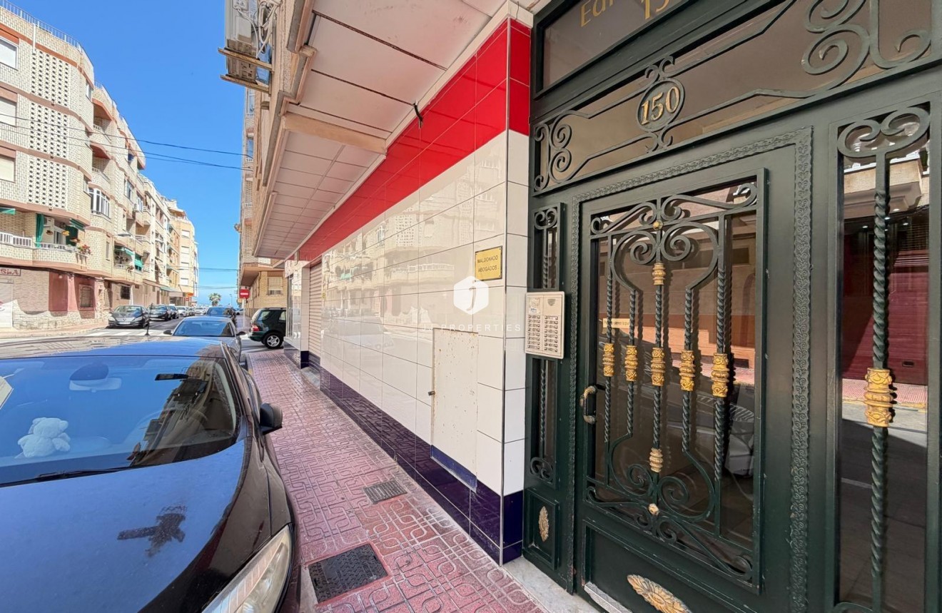 D'occasion - Appartement -
Torrevieja - Playa del Cura