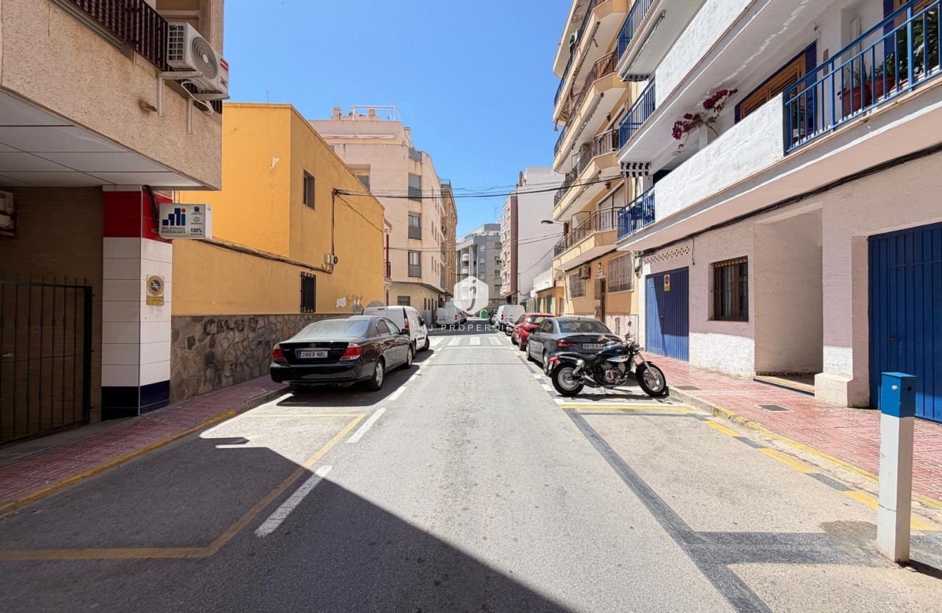 D'occasion - Appartement -
Torrevieja - Playa del Cura