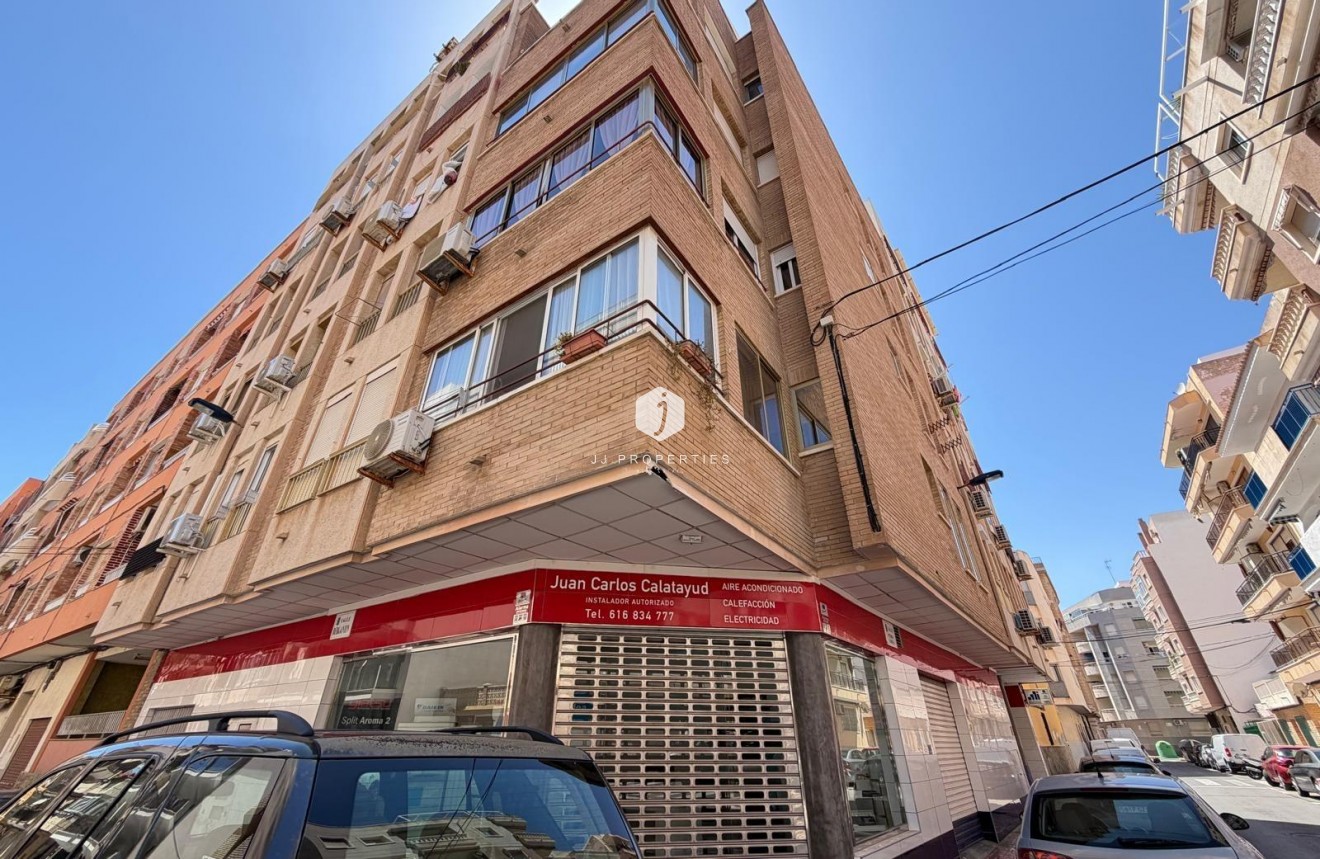 D'occasion - Appartement -
Torrevieja - Playa del Cura
