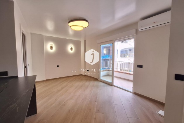 Aus zweiter Hand - Wohnung -
Torrevieja - Playa de los Locos