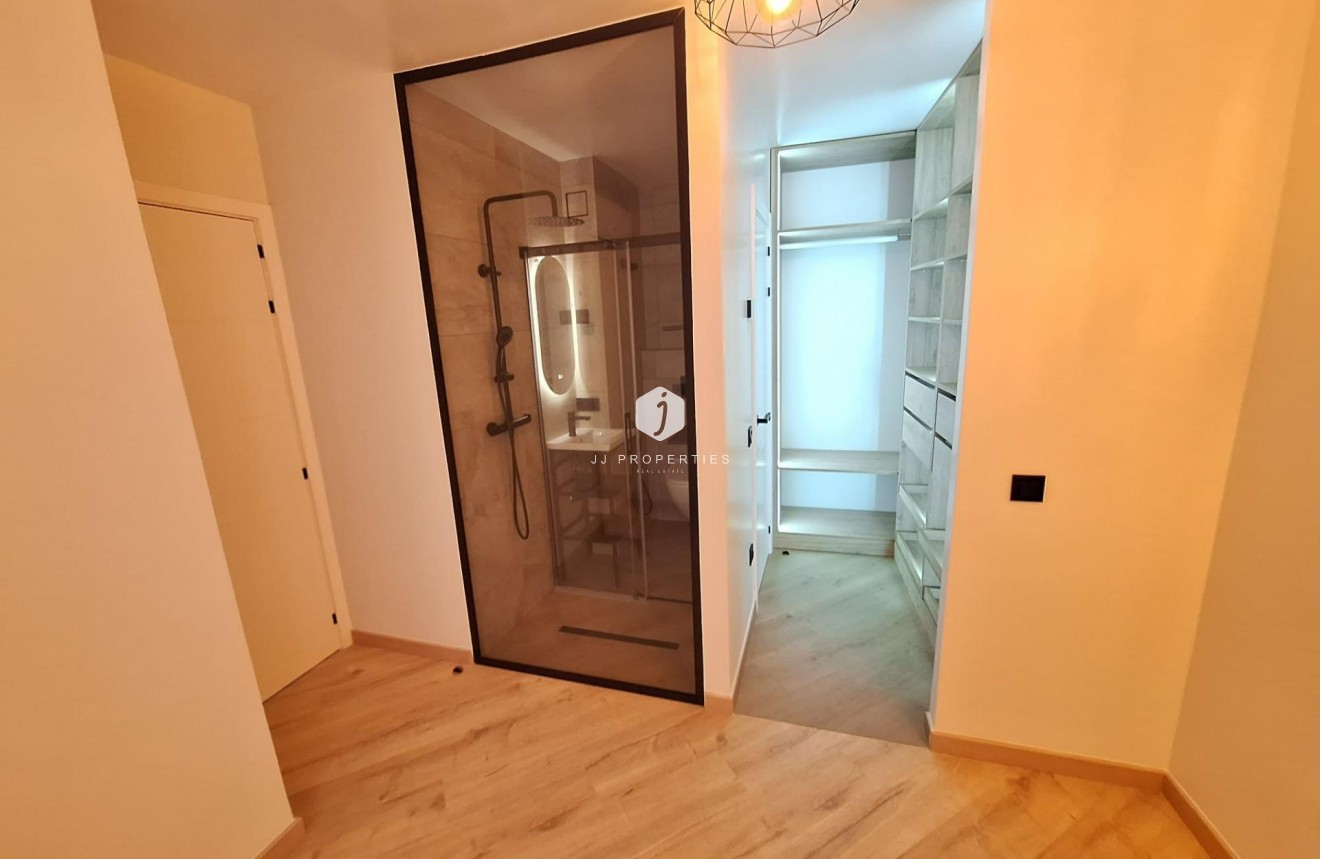Aus zweiter Hand - Wohnung -
Torrevieja - Playa de los Locos