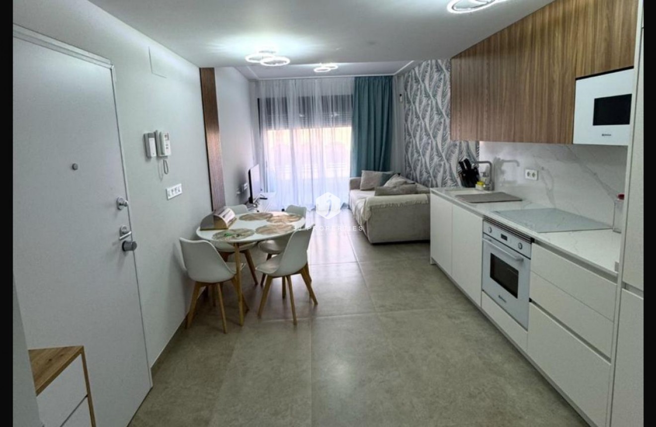 Aus zweiter Hand - Wohnung -
Torrevieja - Playa del Cura