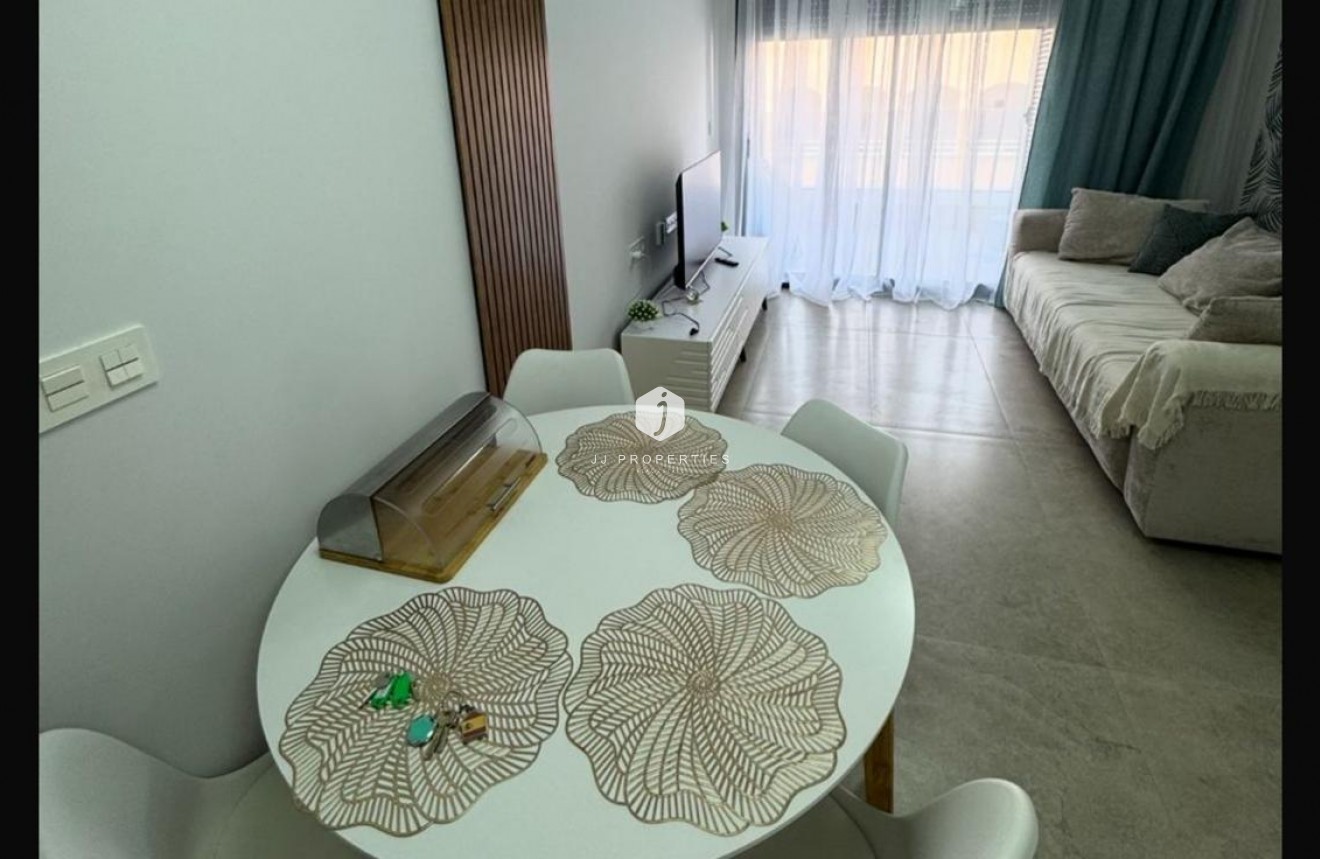 Aus zweiter Hand - Wohnung -
Torrevieja - Playa del Cura