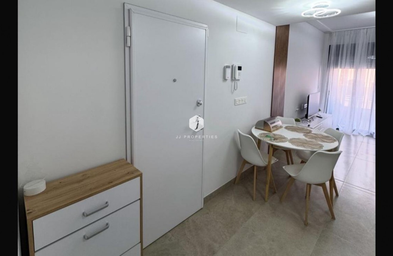 Aus zweiter Hand - Wohnung -
Torrevieja - Playa del Cura