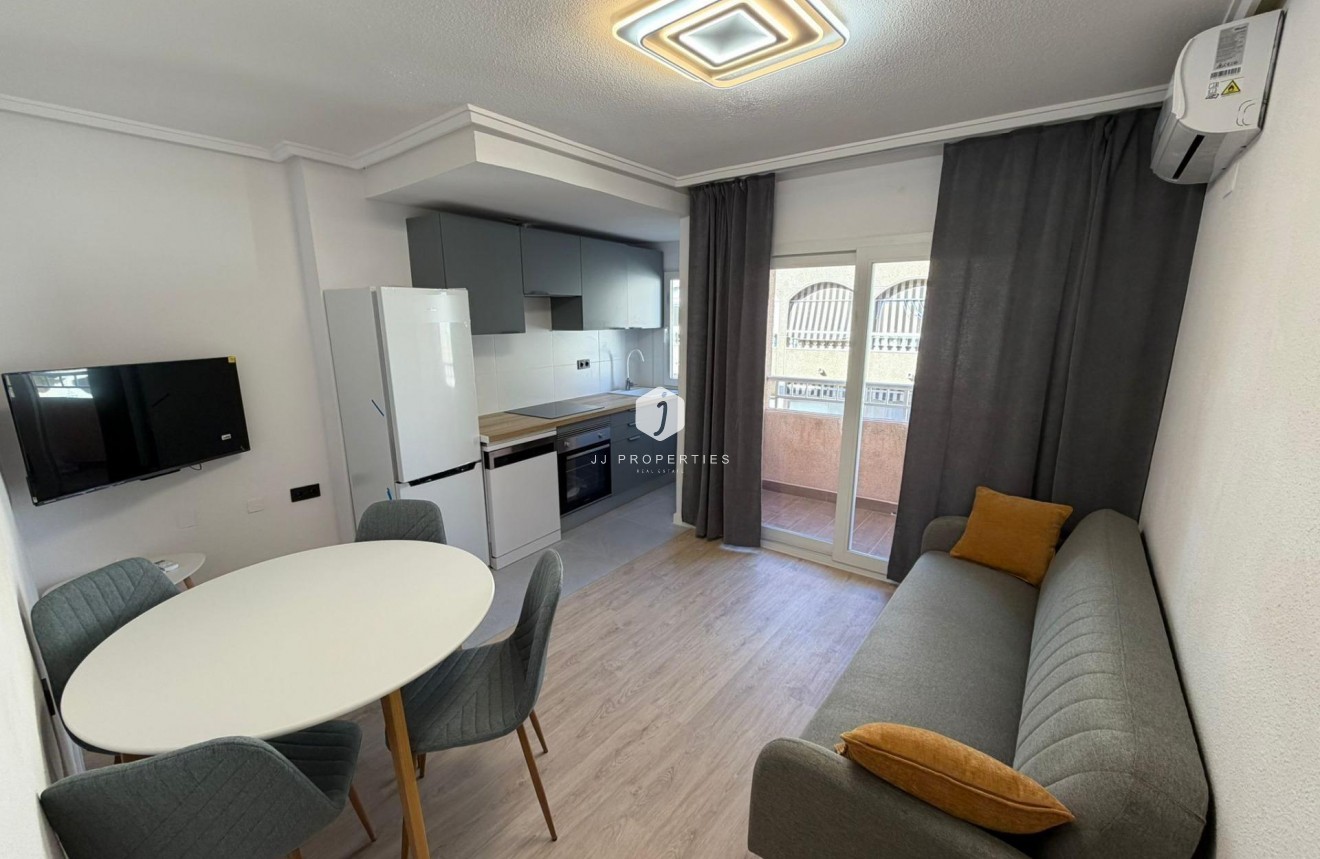 Tweedehands - Appartement / flat -
Torrevieja - Playa del Cura