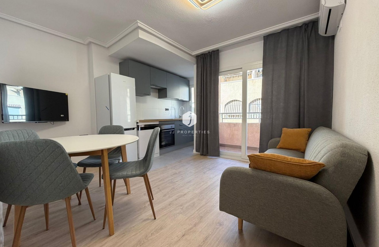 Tweedehands - Appartement / flat -
Torrevieja - Playa del Cura