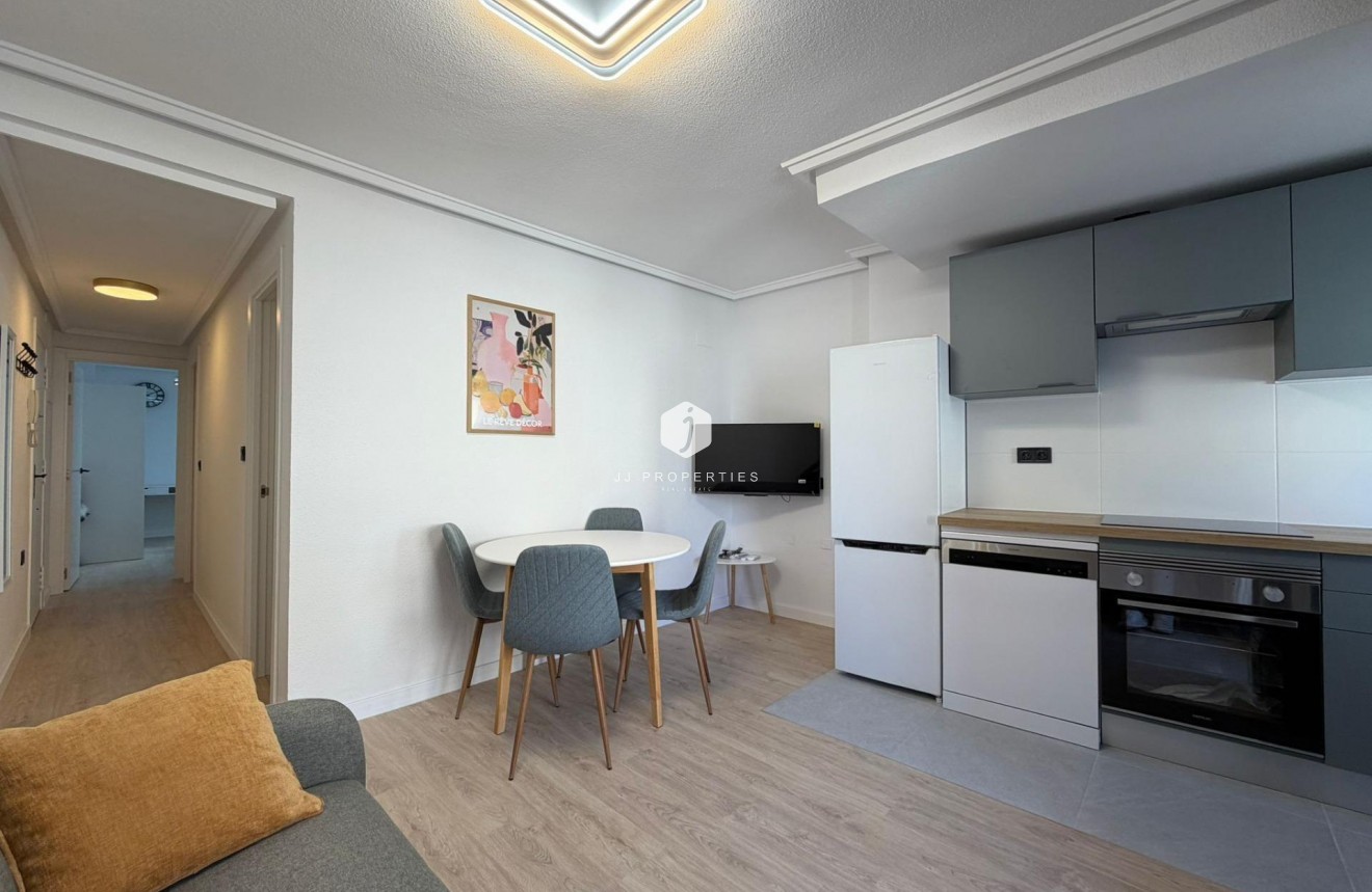 Tweedehands - Appartement / flat -
Torrevieja - Playa del Cura