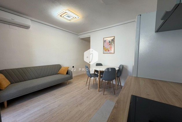 Tweedehands - Appartement / flat -
Torrevieja - Playa del Cura