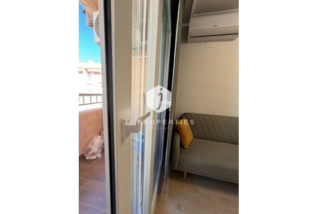 Tweedehands - Appartement / flat -
Torrevieja - Playa del Cura