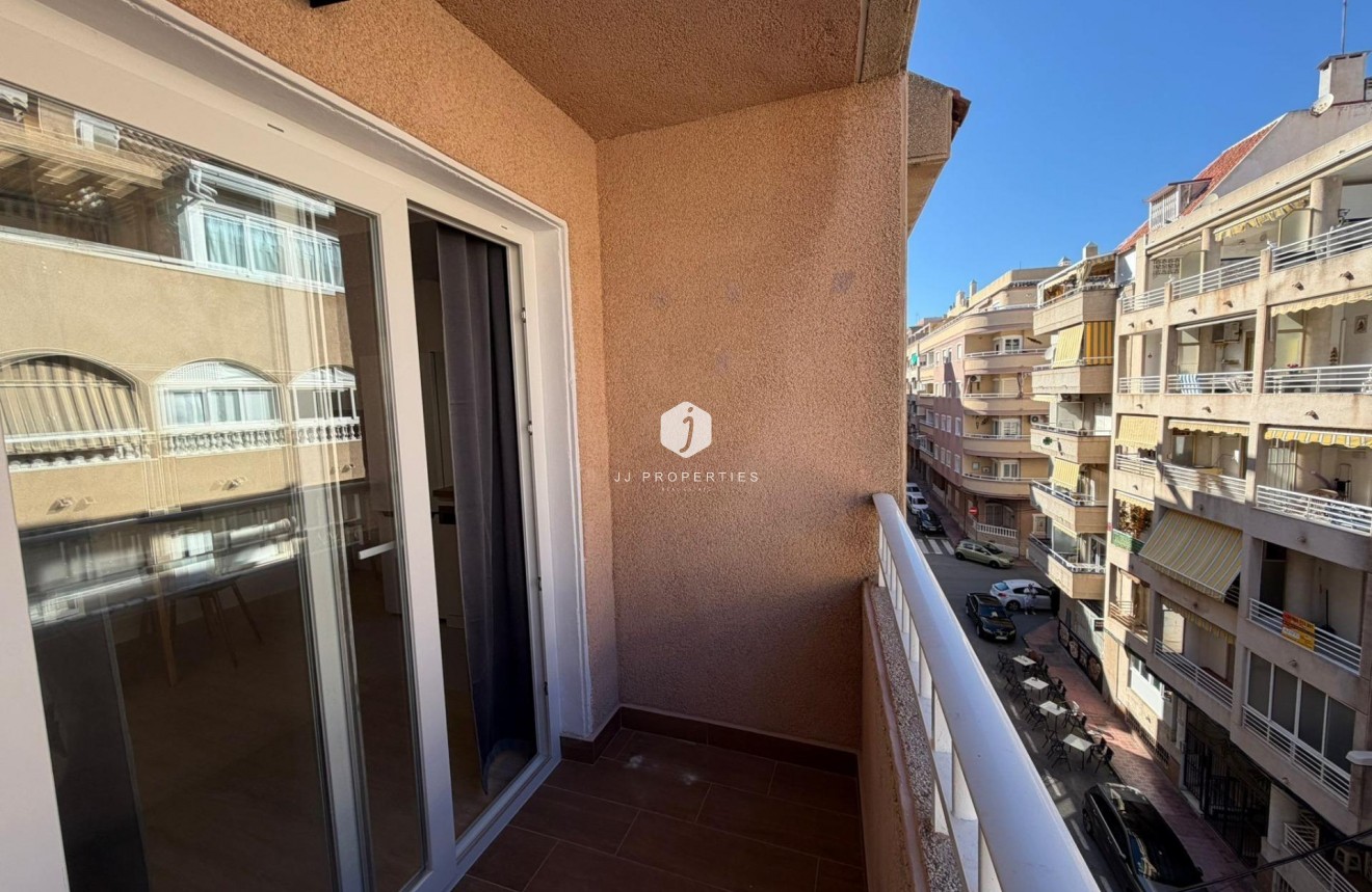 Tweedehands - Appartement / flat -
Torrevieja - Playa del Cura
