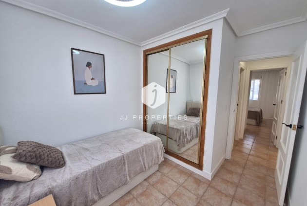 D'occasion - Bungalow -
Torrevieja - Sector 25
