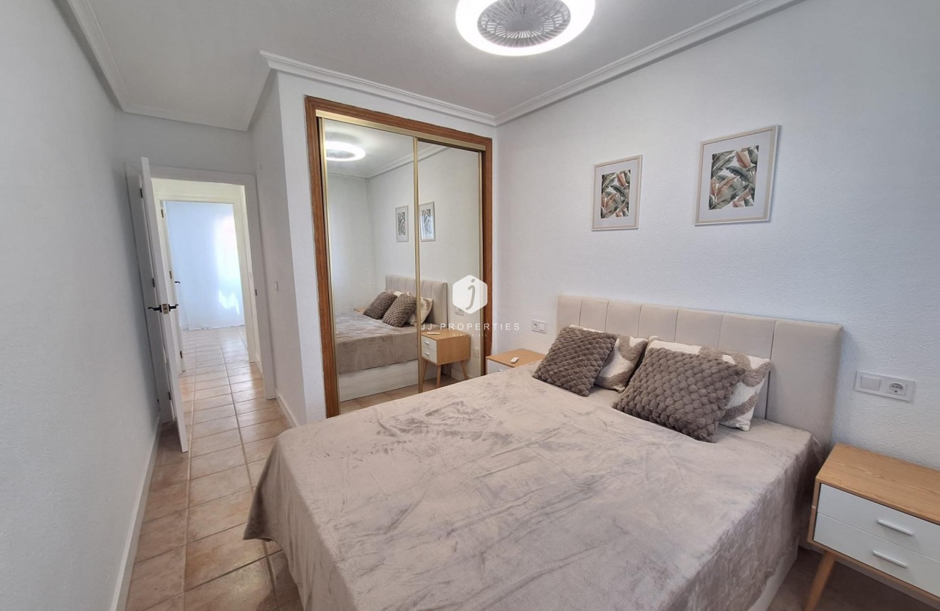 D'occasion - Bungalow -
Torrevieja - Sector 25