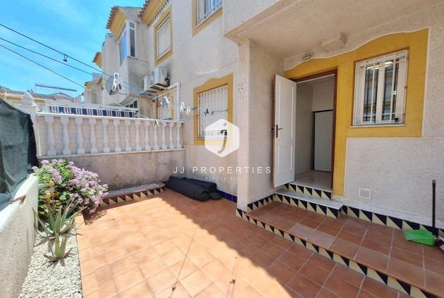 D'occasion - Bungalow -
Torrevieja - Sector 25