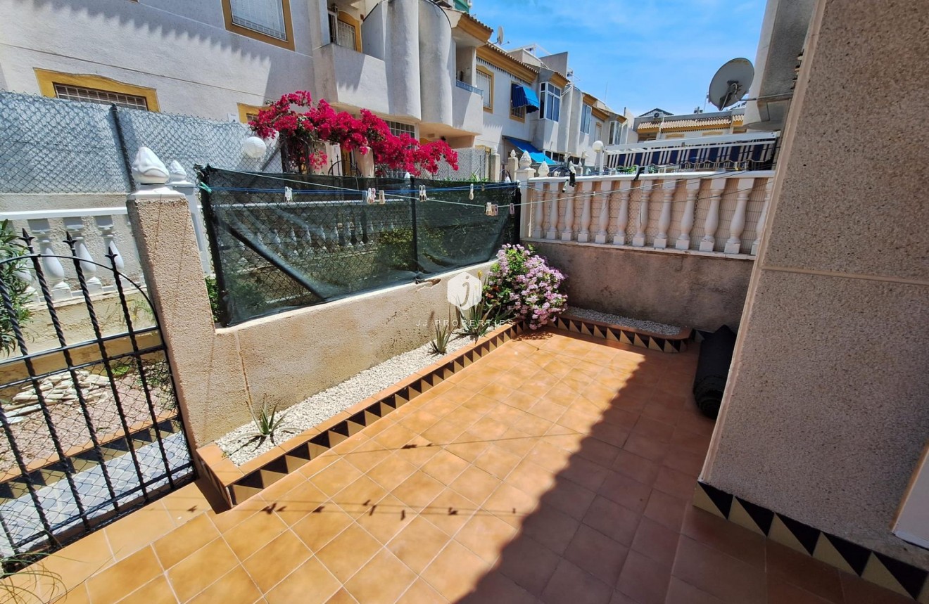 D'occasion - Bungalow -
Torrevieja - Sector 25