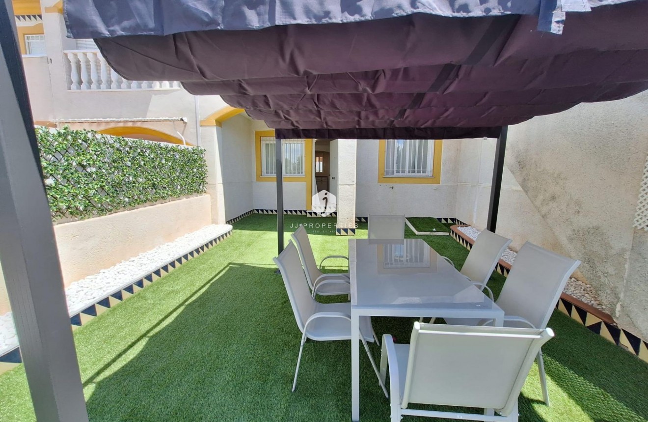 D'occasion - Bungalow -
Torrevieja - Sector 25