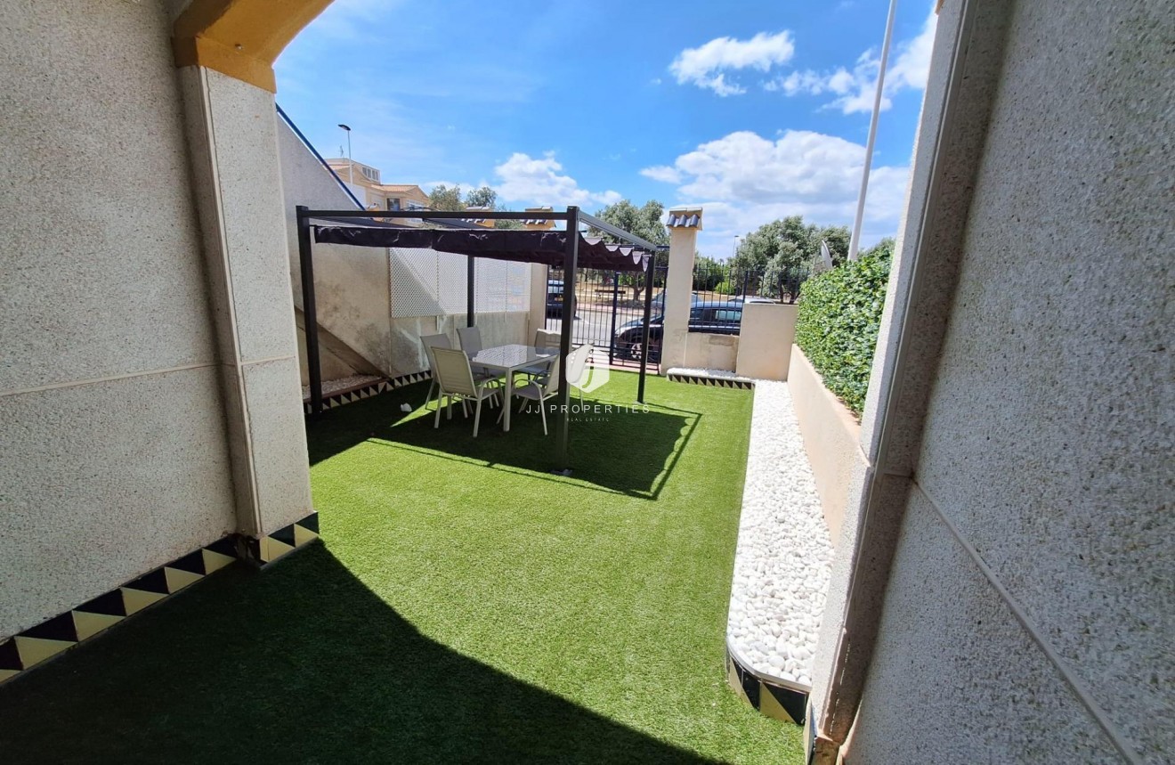 D'occasion - Bungalow -
Torrevieja - Sector 25