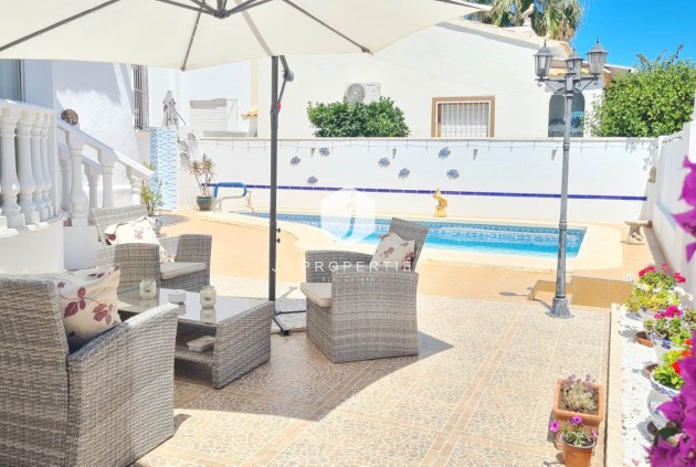 Resale - Villa -
Orihuela Costa - Costa Blanca