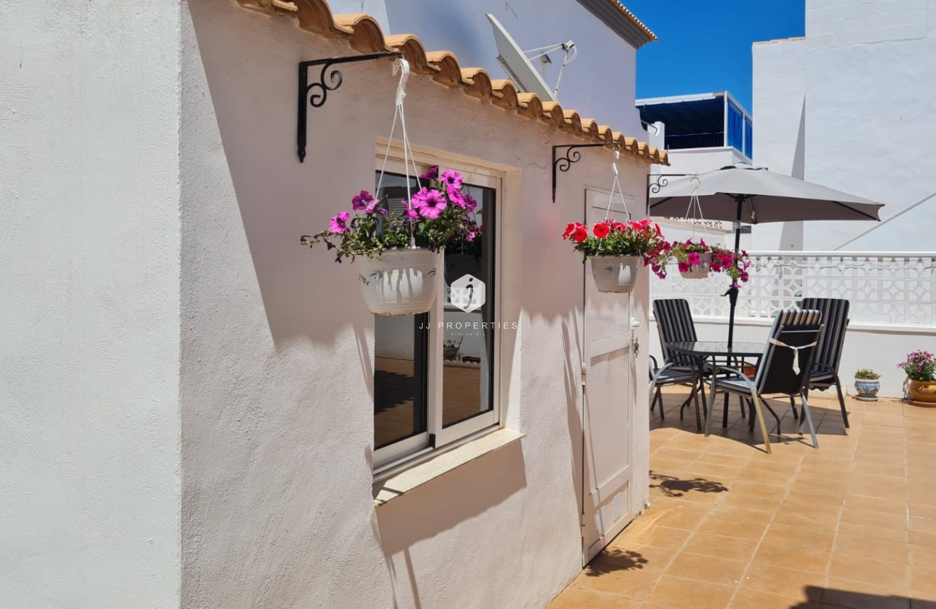 Resale - Villa -
Orihuela Costa - Costa Blanca