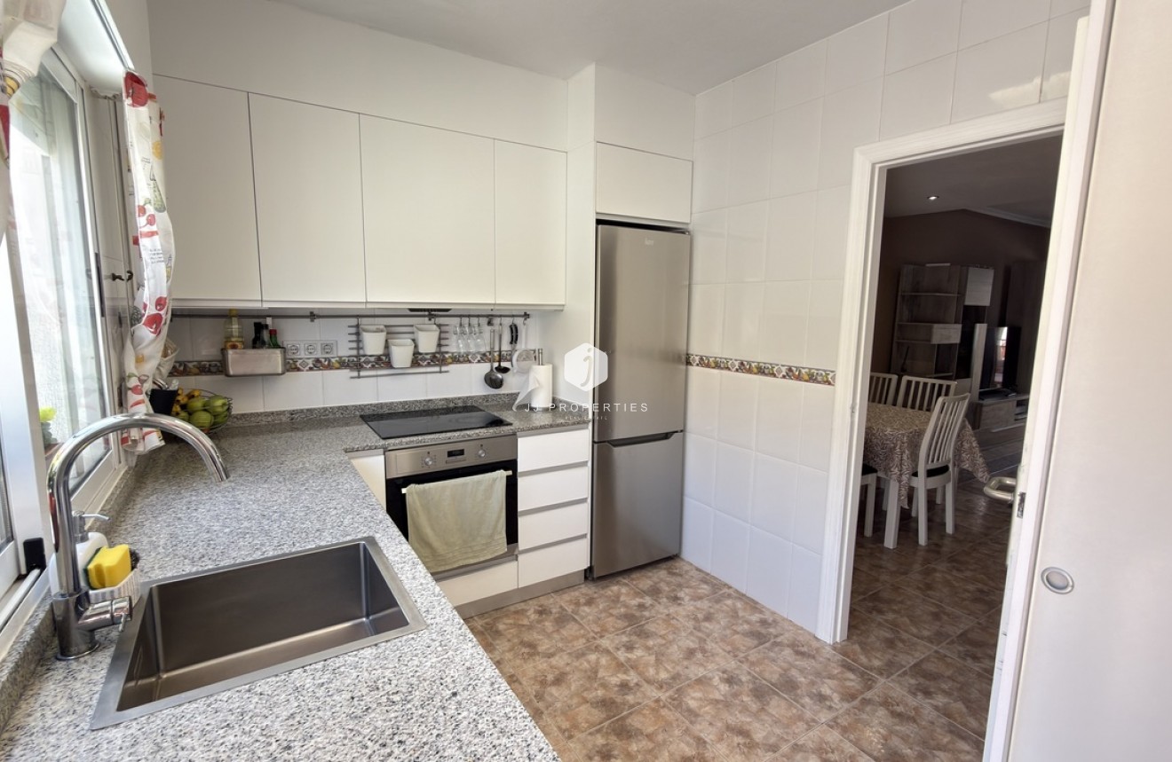 Resale - Chalet -
La Zenia - Costa Blanca