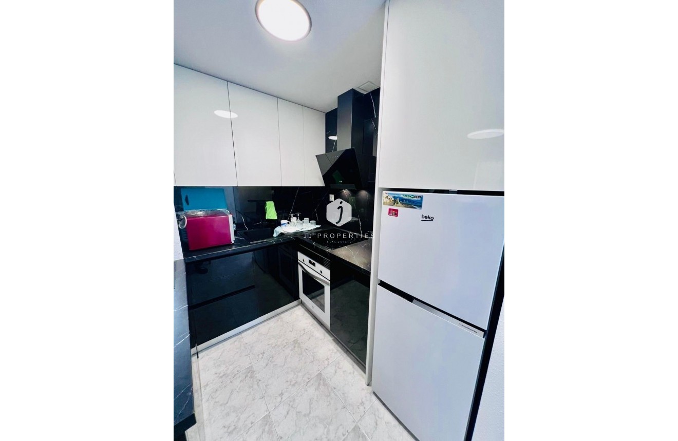 Resale - Apartment / flat -
Torrevieja - Estacion de autobuses