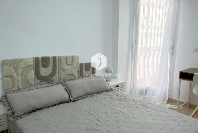 Aus zweiter Hand - Wohnung -
Torrevieja - Centro
