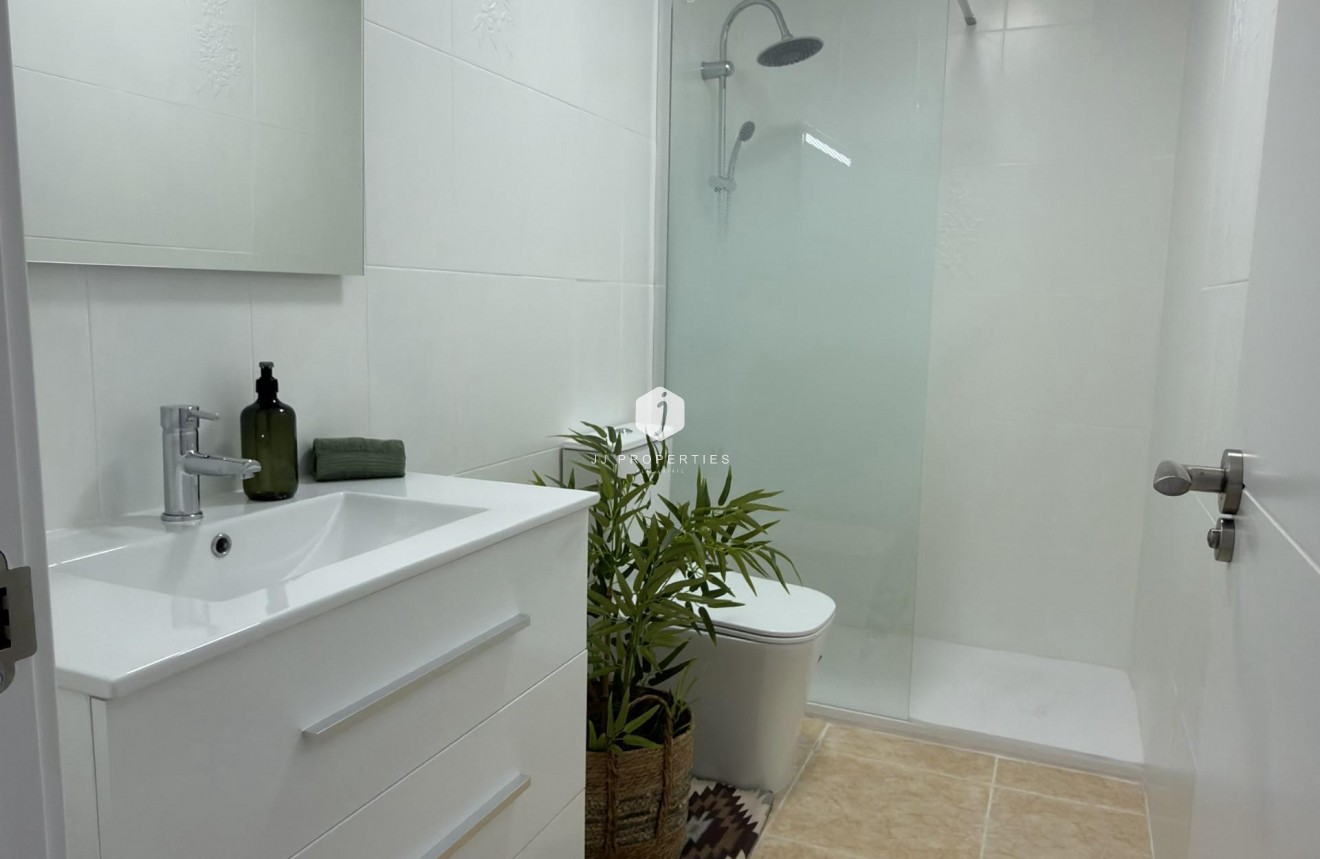 Aus zweiter Hand - Wohnung -
Torrevieja - Centro