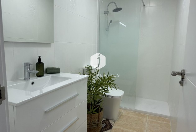 Aus zweiter Hand - Wohnung -
Torrevieja - Centro