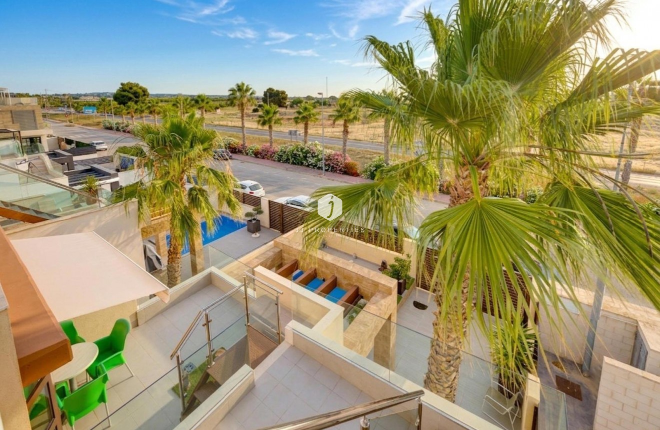Resale - Villa -
Ciudad Quesada - Pueblo Bravo