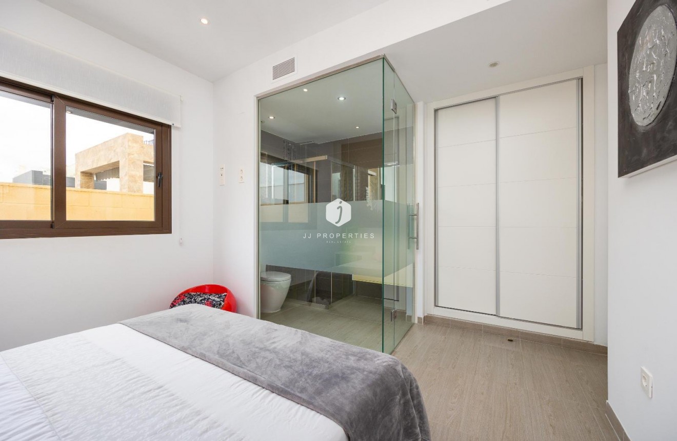 Resale - Villa -
Ciudad Quesada - Pueblo Bravo