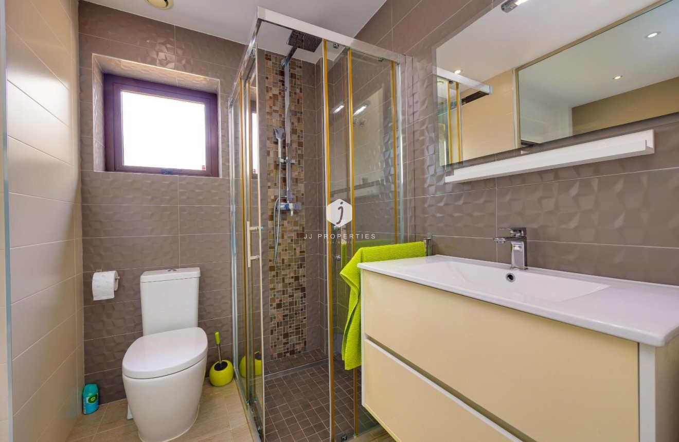 Resale - Villa -
Ciudad Quesada - Pueblo Bravo