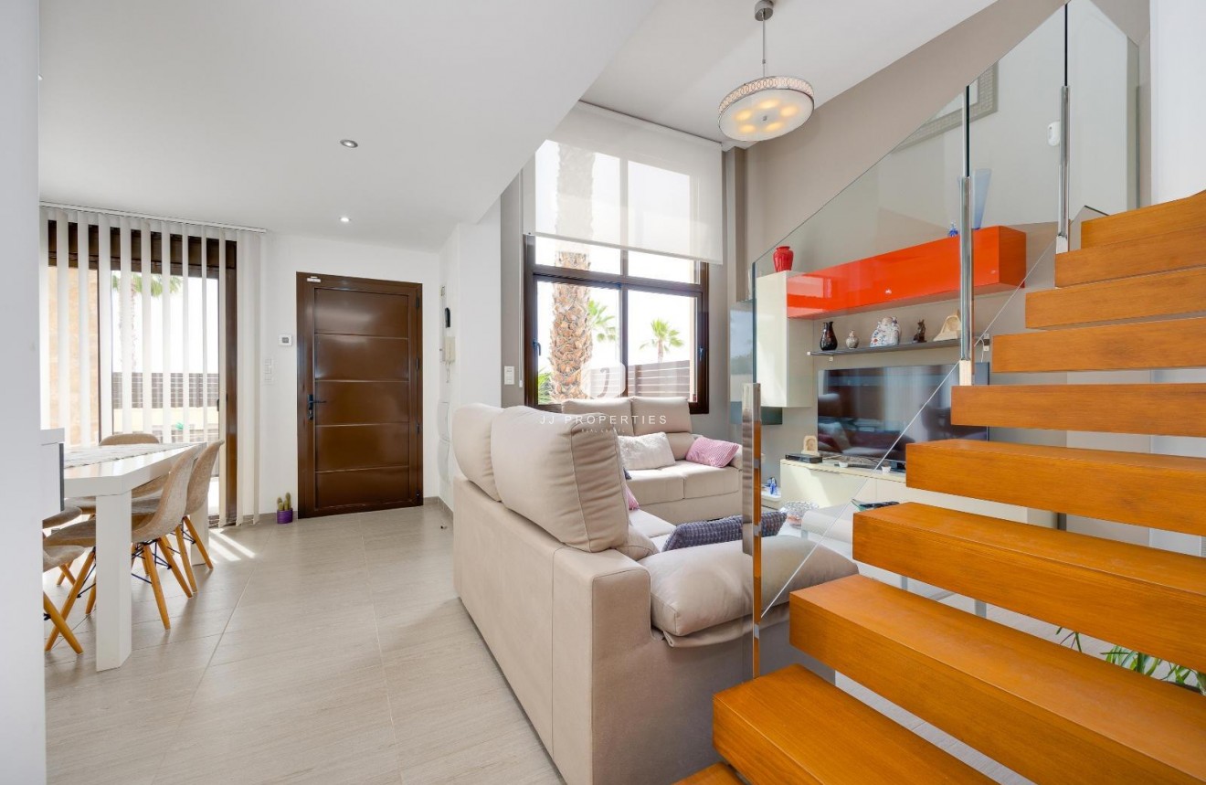 Resale - Villa -
Ciudad Quesada - Pueblo Bravo
