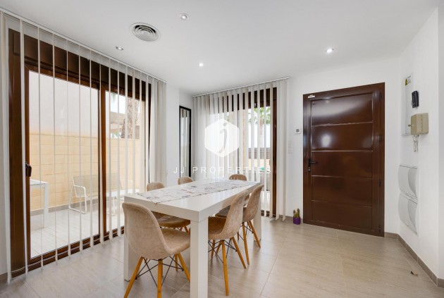 Resale - Villa -
Ciudad Quesada - Pueblo Bravo