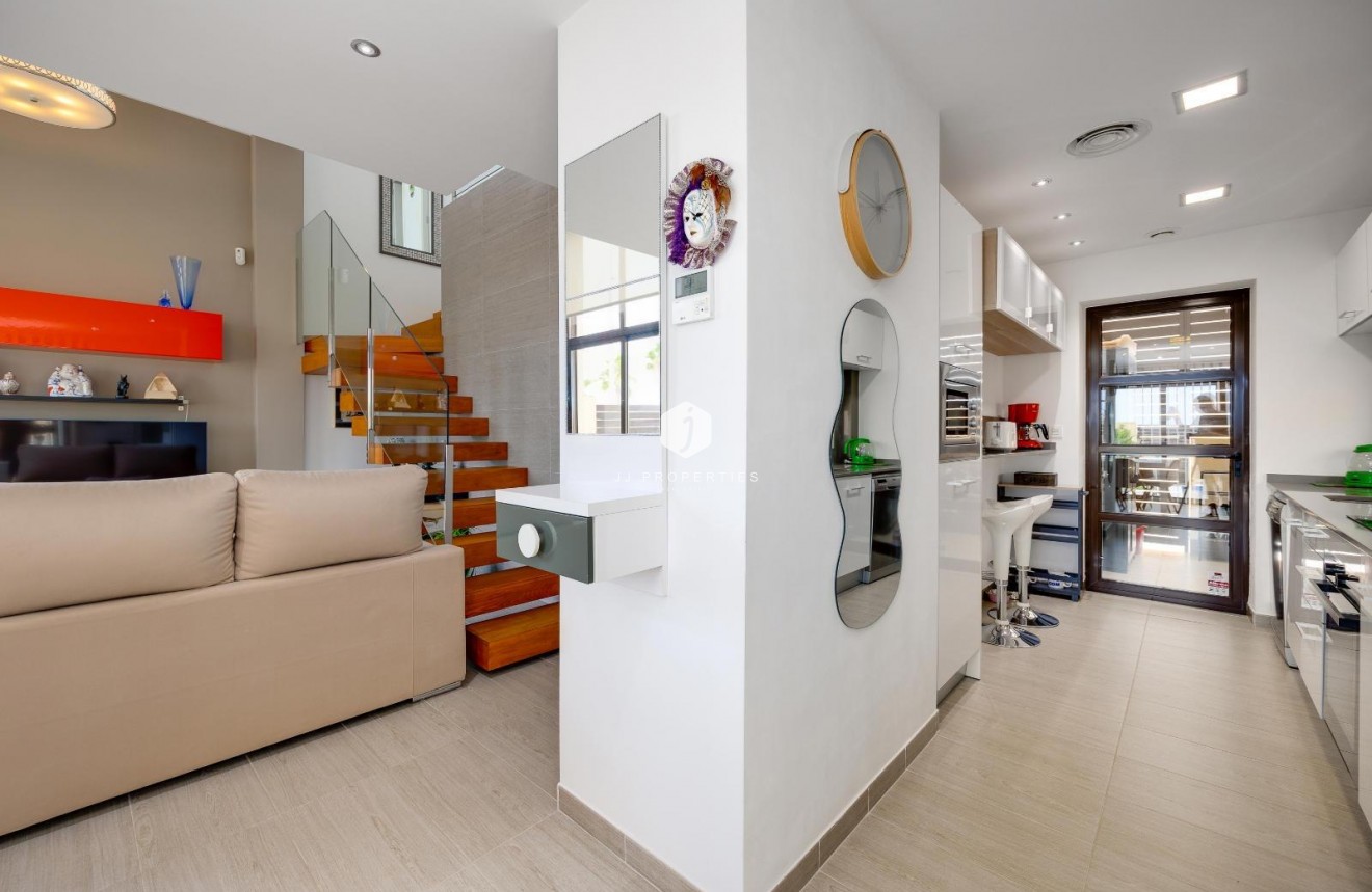 Resale - Villa -
Ciudad Quesada - Pueblo Bravo