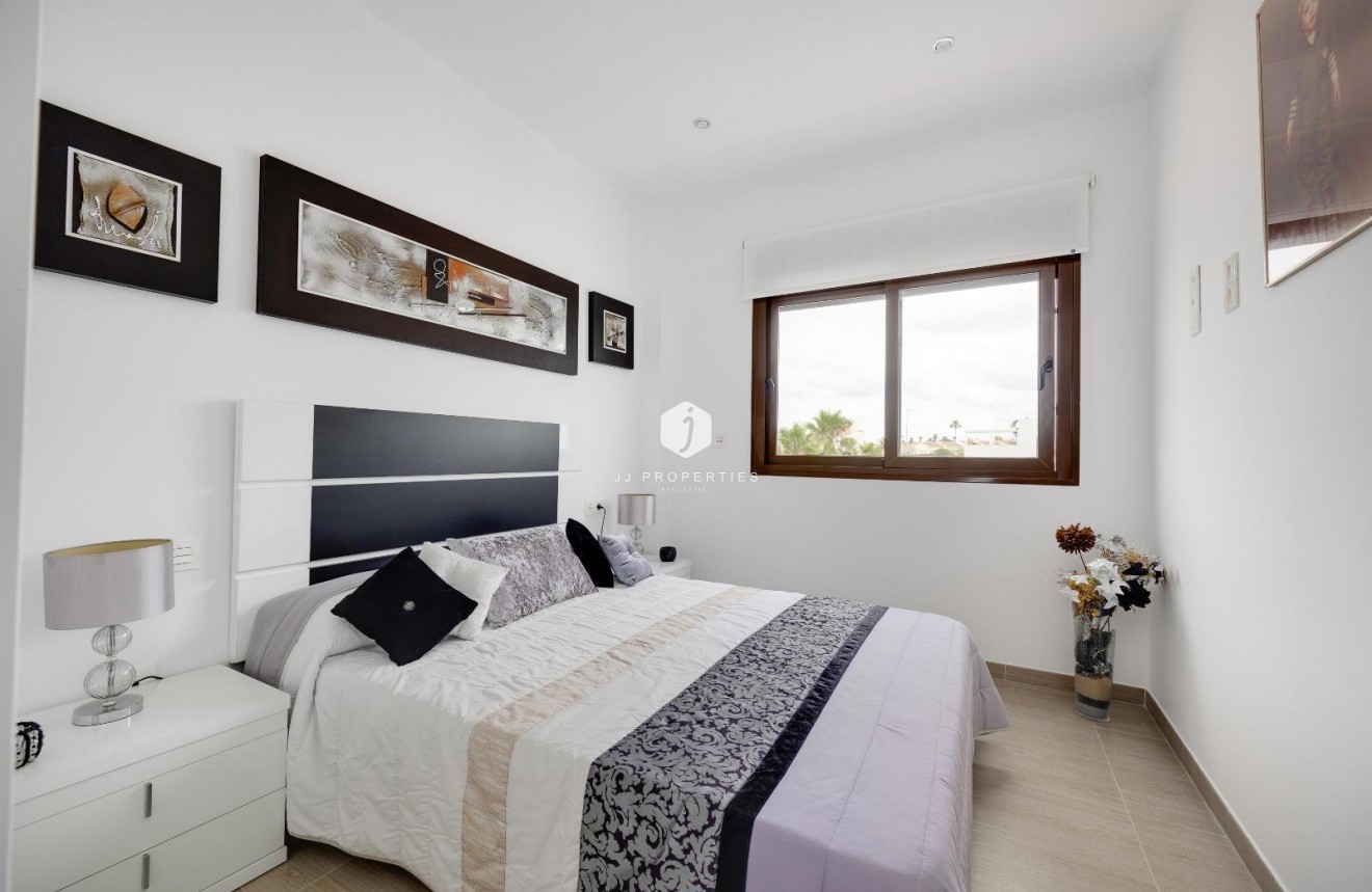 Resale - Villa -
Ciudad Quesada - Pueblo Bravo