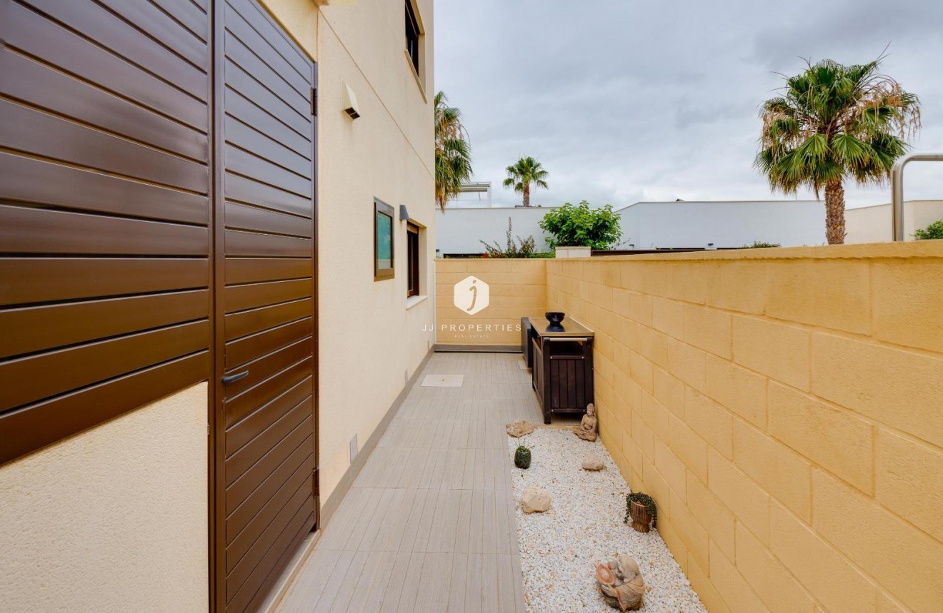 Resale - Villa -
Ciudad Quesada - Pueblo Bravo