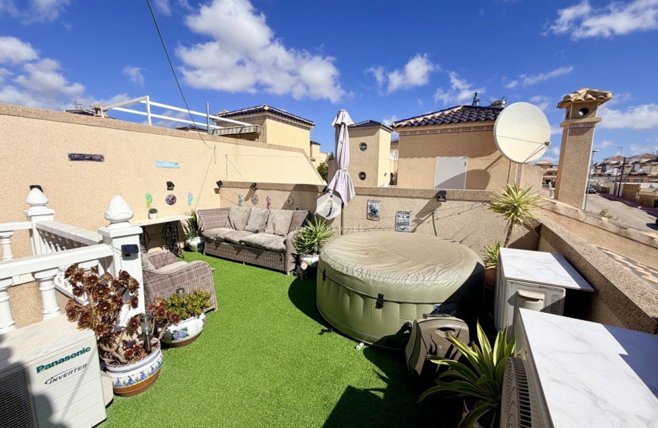 Aus zweiter Hand - Chalet -
Orihuela Costa - Costa Blanca
