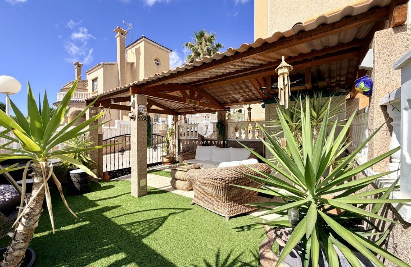 Aus zweiter Hand - Chalet -
Orihuela Costa - Costa Blanca