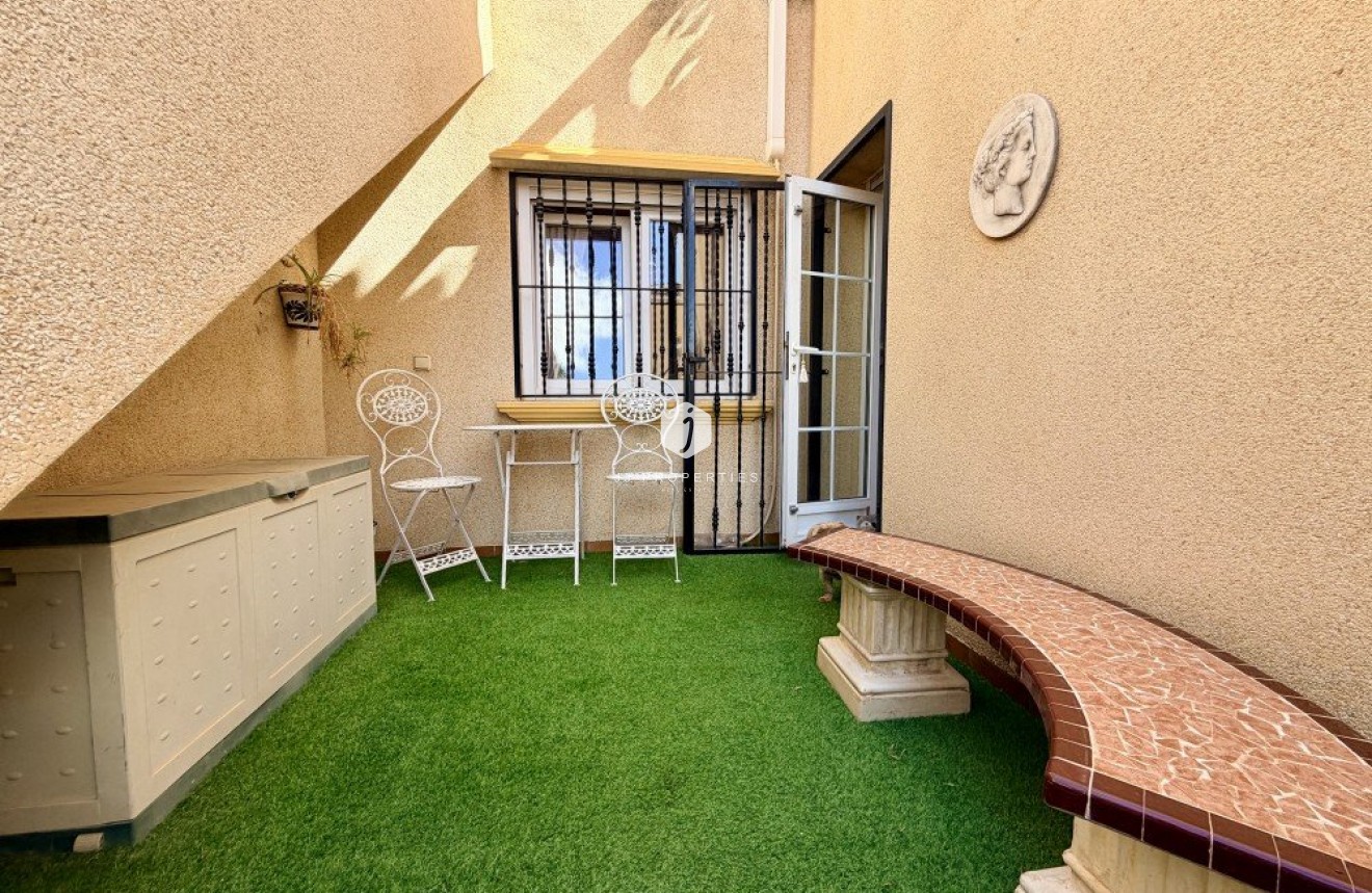 Aus zweiter Hand - Chalet -
Orihuela Costa - Costa Blanca