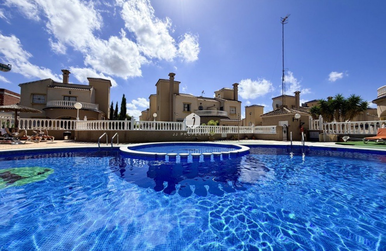 Aus zweiter Hand - Chalet -
Orihuela Costa - Costa Blanca