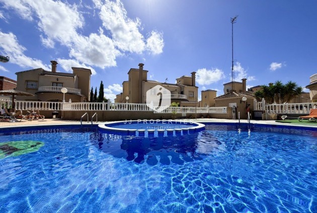 Aus zweiter Hand - Chalet -
Orihuela Costa - Costa Blanca