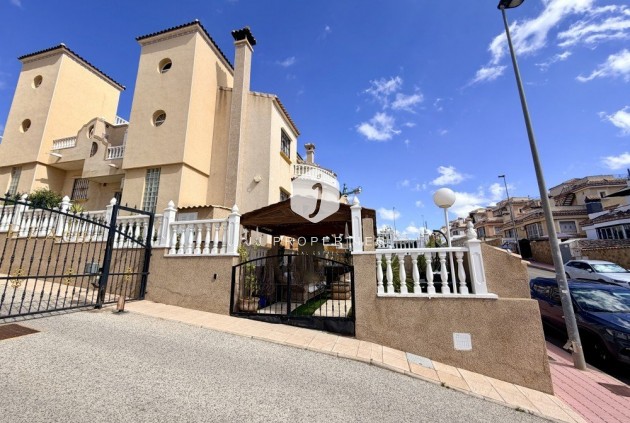 Aus zweiter Hand - Chalet -
Orihuela Costa - Costa Blanca