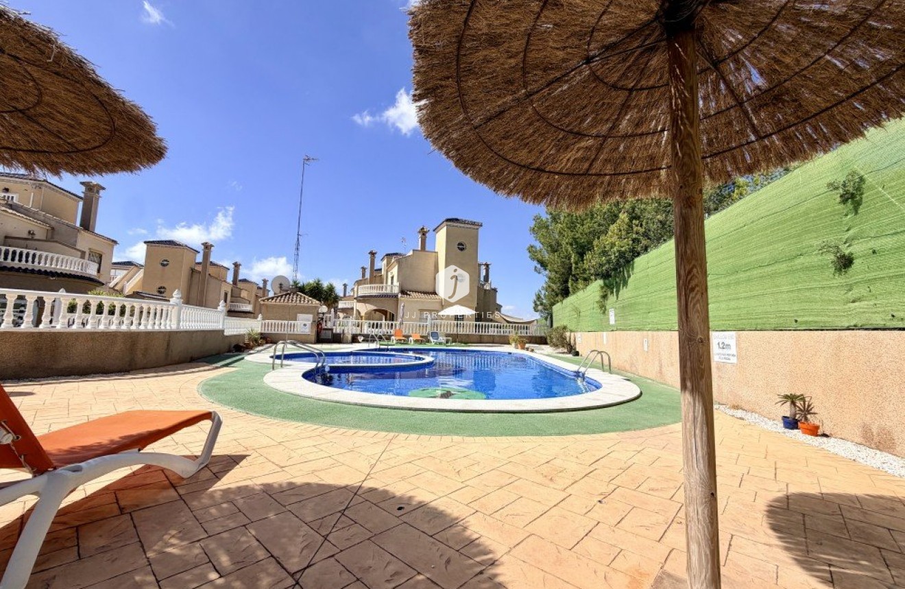 Aus zweiter Hand - Chalet -
Orihuela Costa - Costa Blanca