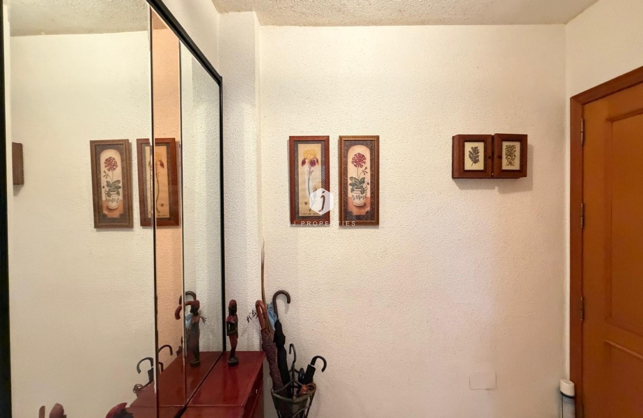 Resale - Apartment / flat -
Torrevieja - Playa del Cura