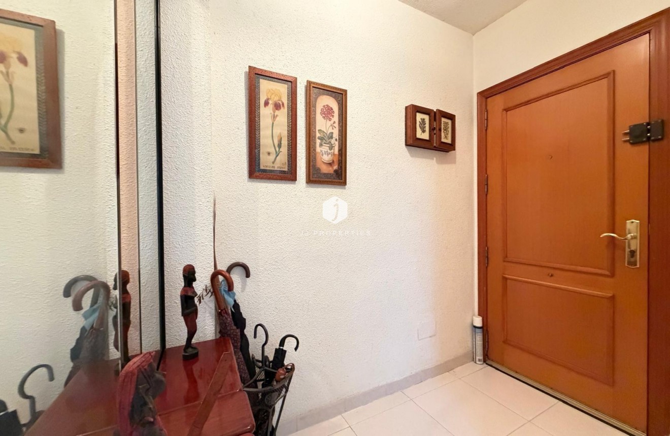 Resale - Apartment / flat -
Torrevieja - Playa del Cura