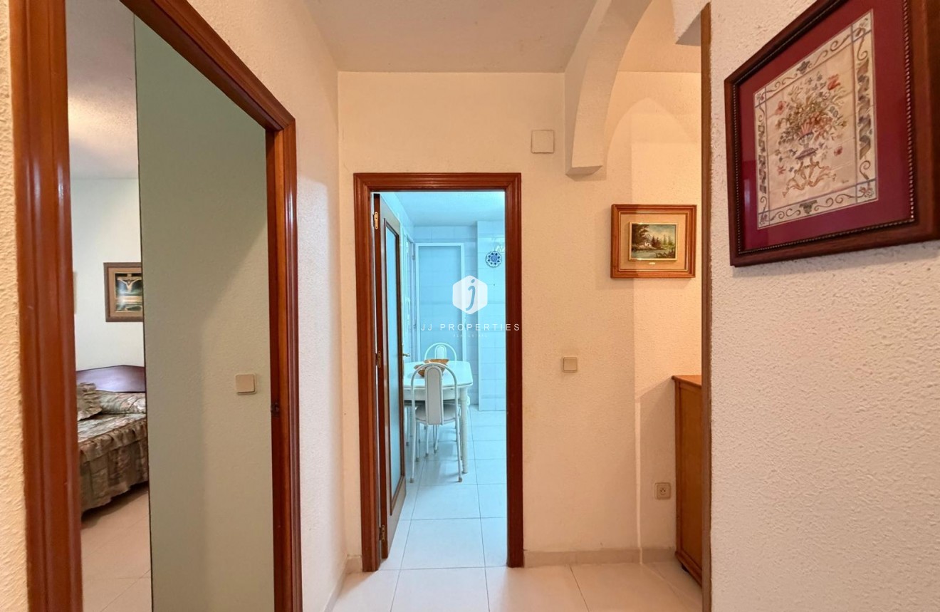 Resale - Apartment / flat -
Torrevieja - Playa del Cura