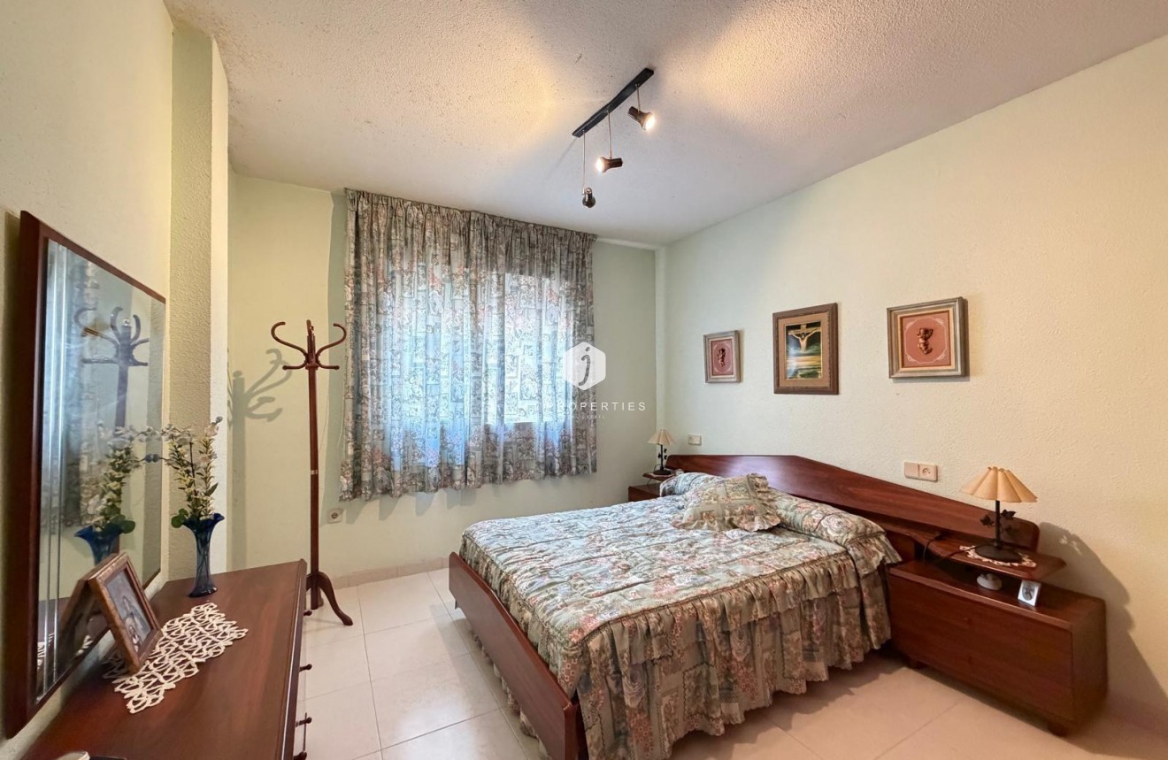 Resale - Apartment / flat -
Torrevieja - Playa del Cura