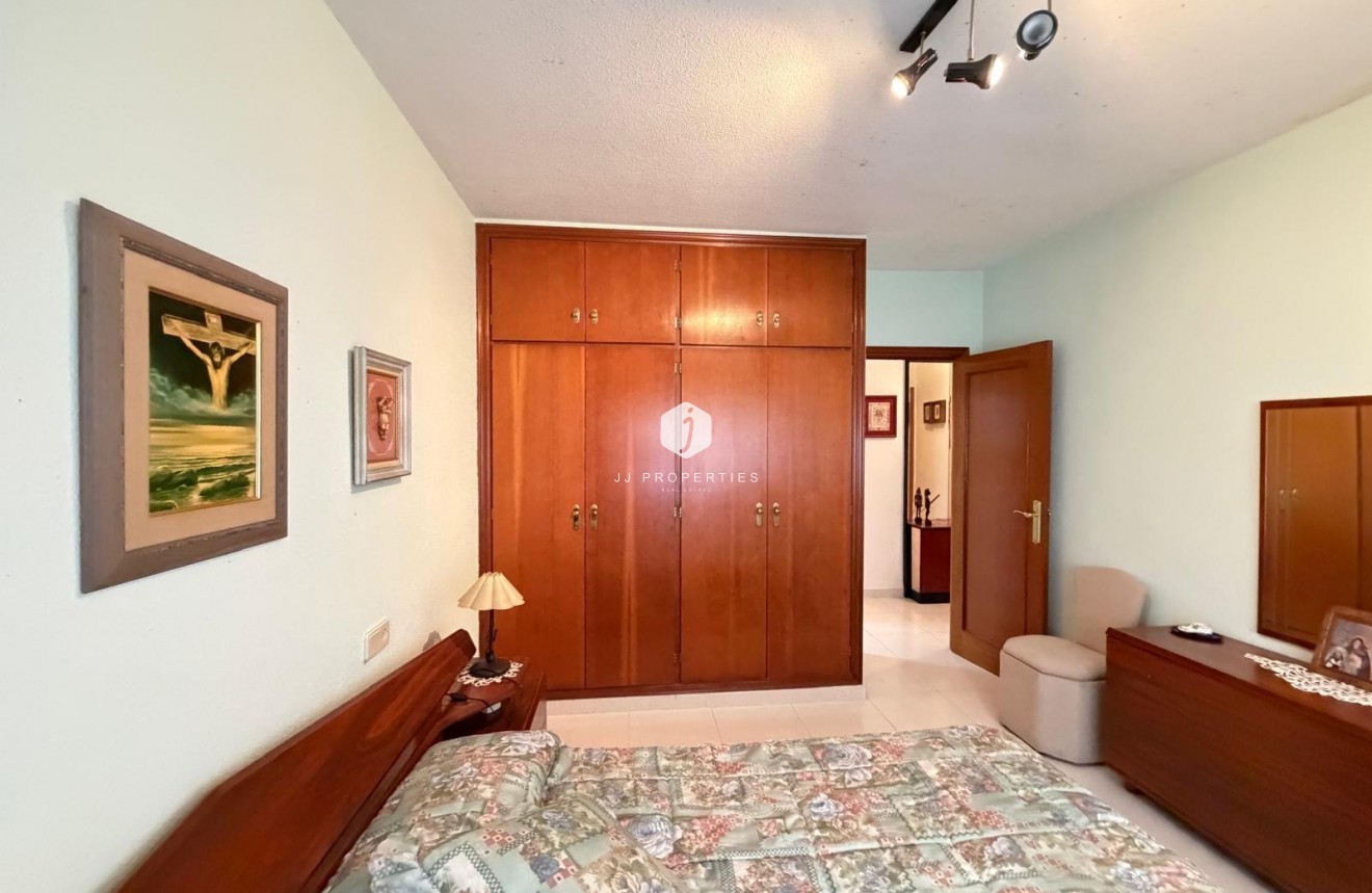 Resale - Apartment / flat -
Torrevieja - Playa del Cura